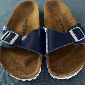 listing-status-banner